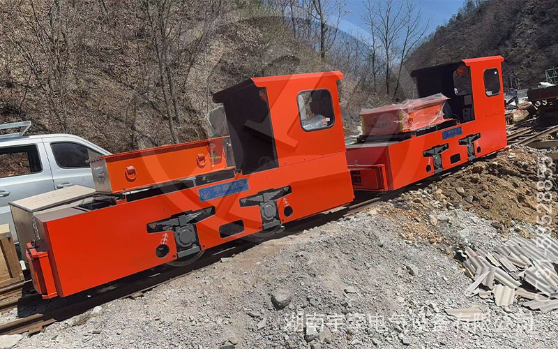 5噸鋰電池電機(jī)車運抵礦山 4.jpg