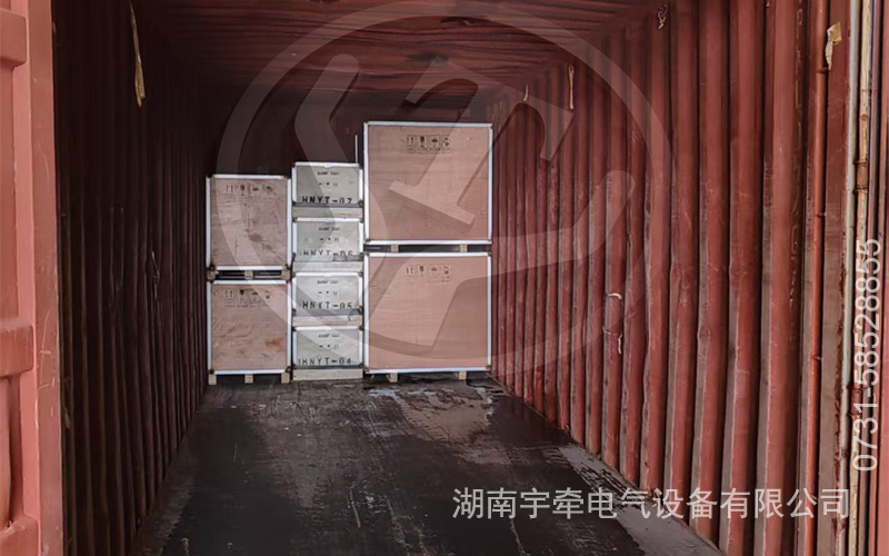 電機(jī)車配件出口海外 1.jpg